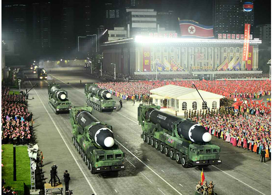 북한 화성-15형 대륙 간 탄도 미사일(ICBM).(사진=노동신문 누리집 갈무리)